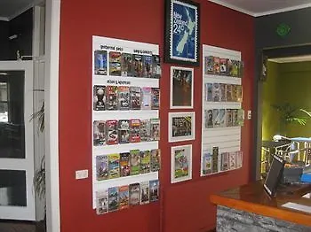 Crash Palace Backpackers Rotorua Hostel